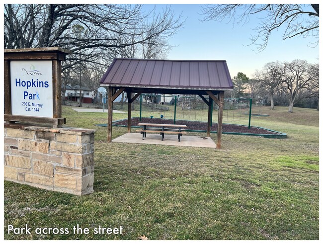 Building Photo - 226 E Murray St