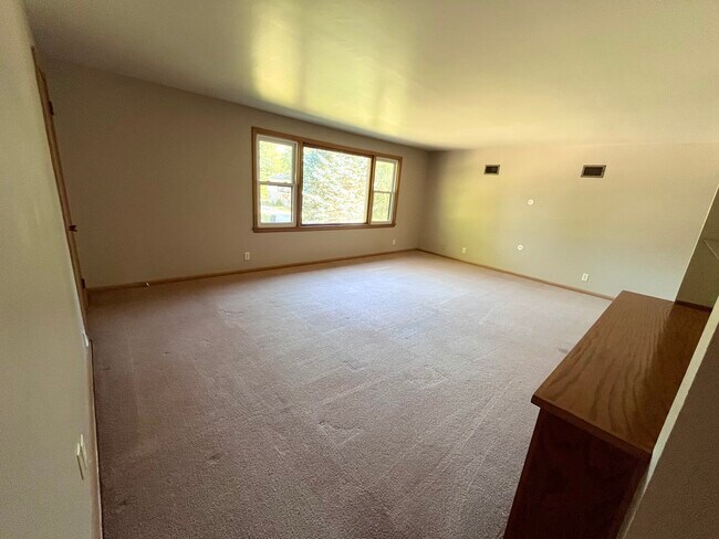 Building Photo - 1663 N 116th St