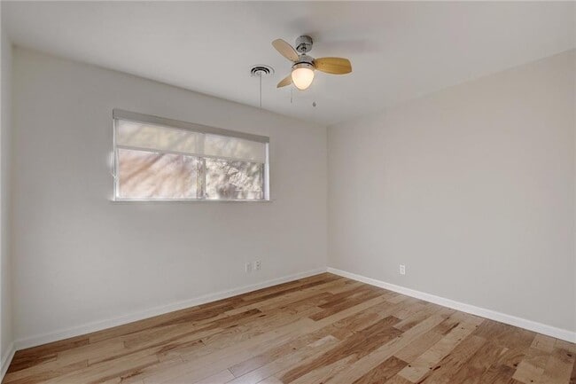 Building Photo - 3005 White Rock Dr