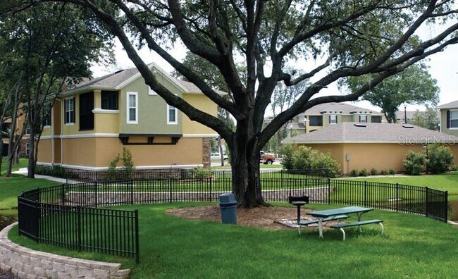 Building Photo - 10125 Courtney Palms Blvd
