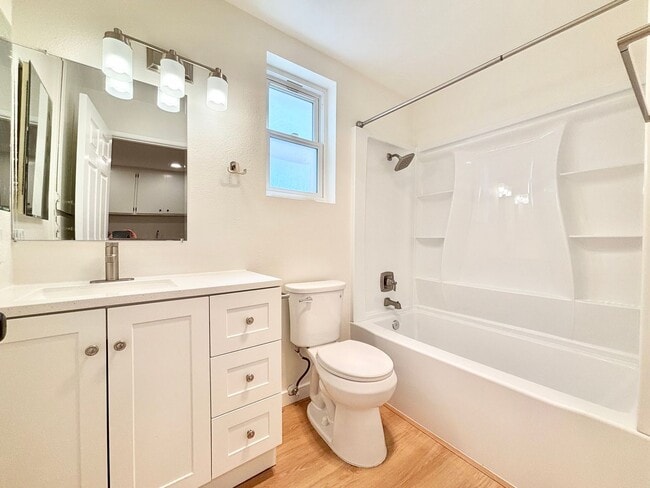 Building Photo - Silver Strand Beach | 4 Bed | 2 Bath | Bea...