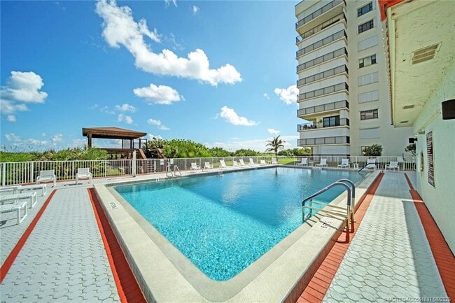Building Photo - 9490 S Ocean Dr