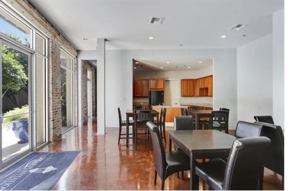 Building Photo - 840 Tchoupitoulas St