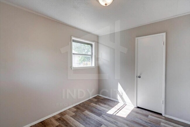 Building Photo - 7315 E 53rd St