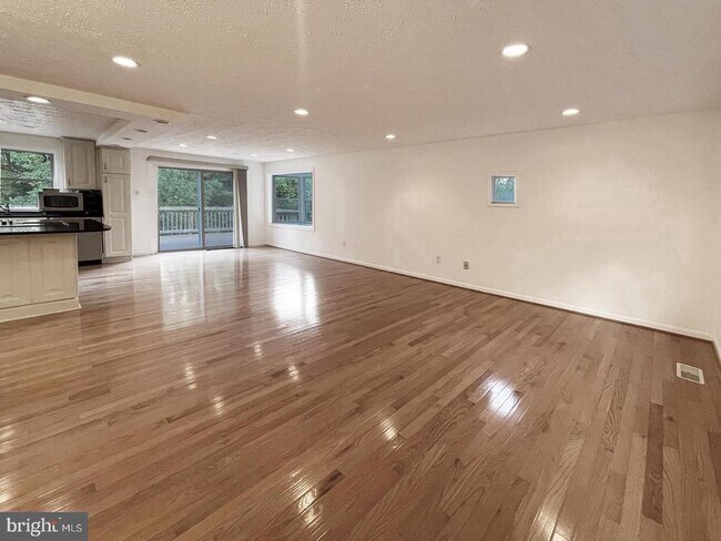 Building Photo - 1115 Riva Ridge Dr