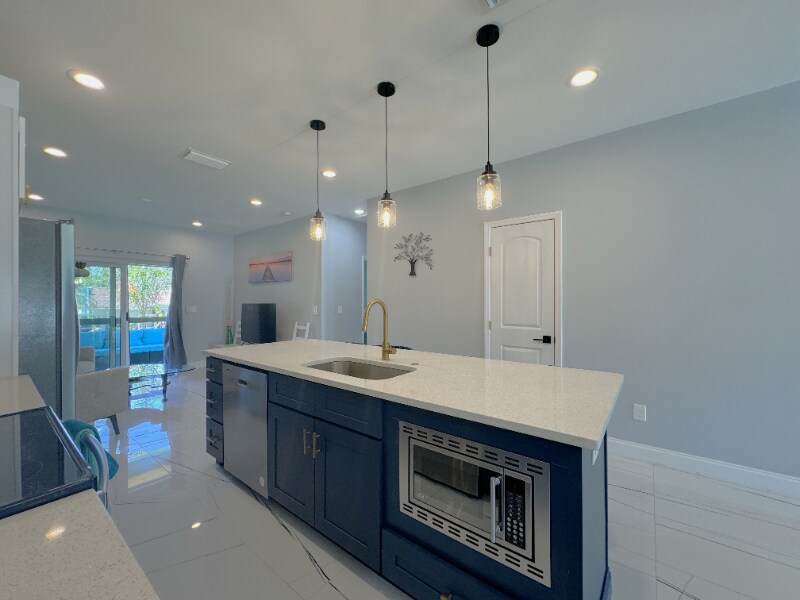 Building Photo - 271 Diogenes St