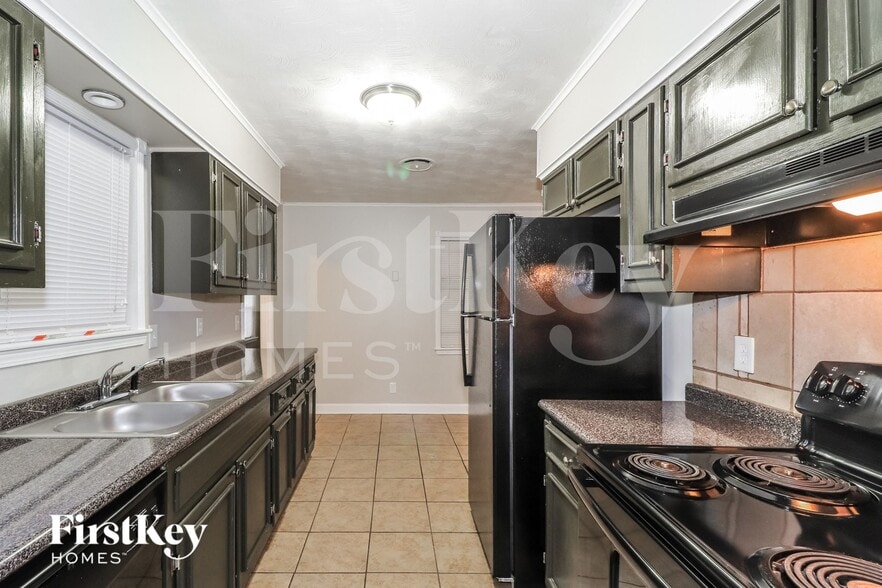 Building Photo - 5124 Blueridge Dr