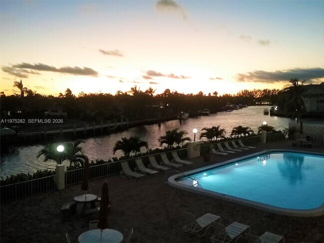 Building Photo - 401 Golden Isles Dr