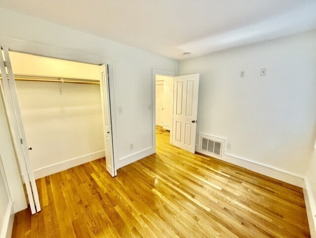 Building Photo - 11 Thacher Ct