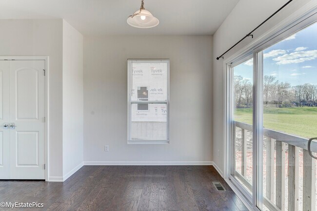 Building Photo - 2780 Riverview Ln