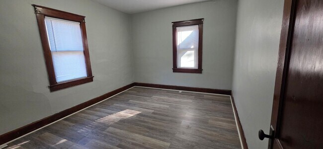 Building Photo - 915 High St