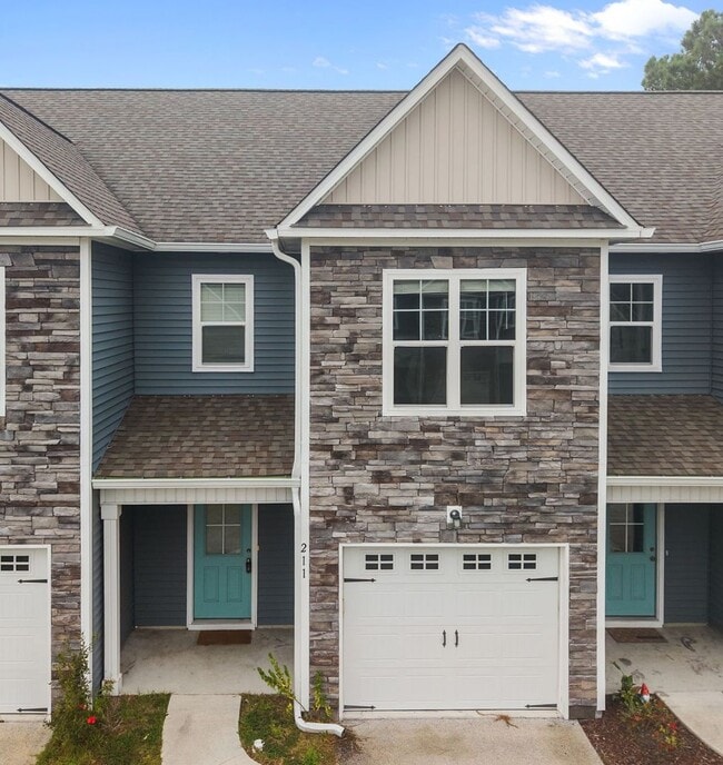 Building Photo - Welcome to Stonebay Townhomes!