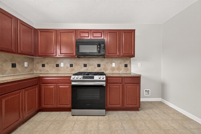 Building Photo - 18403 Tupper Bend Ln