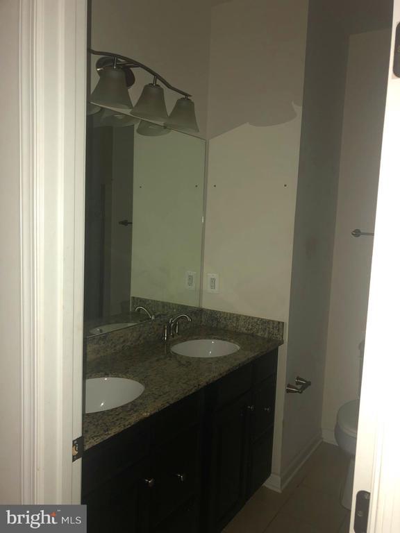 Building Photo - 1728 Lantern Mews