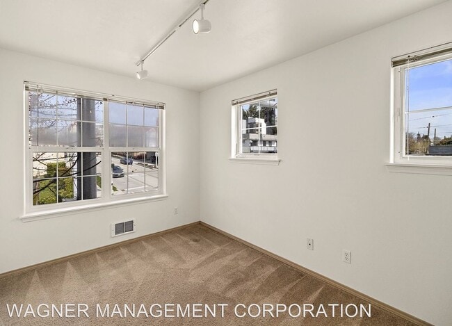 Building Photo - 801 23rd Ave S