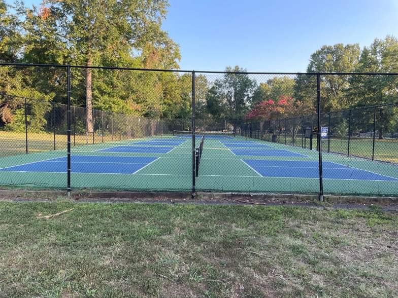 Building Photo - 601 Pitt St