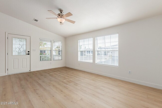 Building Photo - 120 N Val Vista Dr