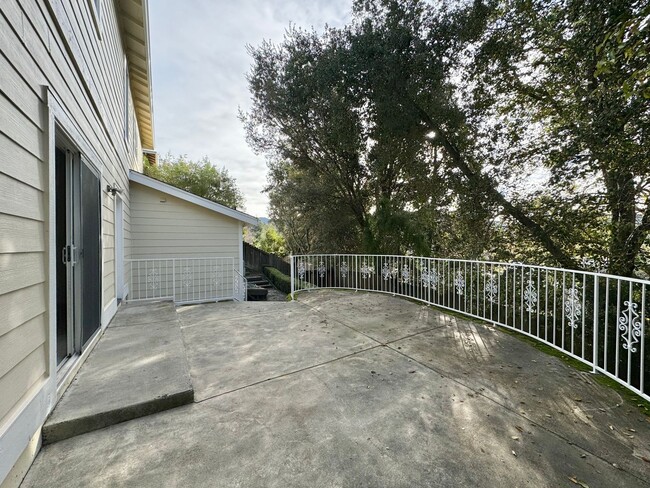 Building Photo - TENTATIVELY RENTED 3 Bedrooms, 2 1/2 Bathrooms, Serene Napa Setting