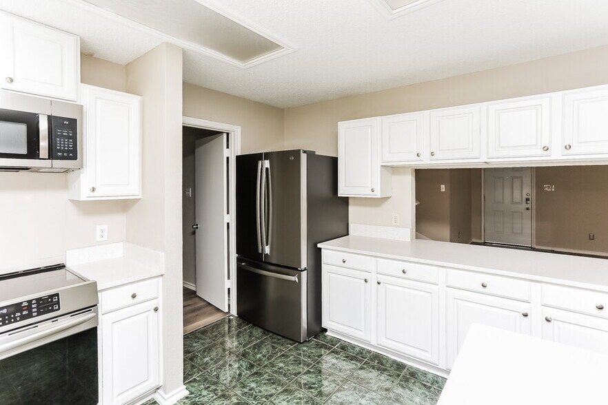 Building Photo - 3355 Chapel Pointe Trail