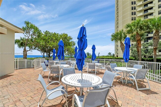 Building Photo - 3000 N Ocean Dr
