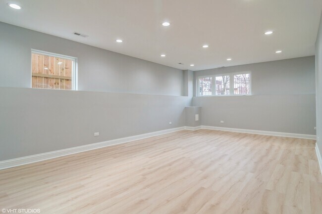 Building Photo - 1101 N Lawndale Ave