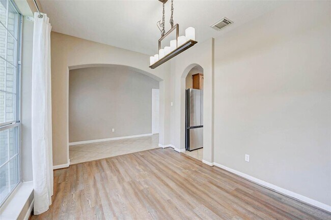 Building Photo - 26311 Sagewood Forest Dr