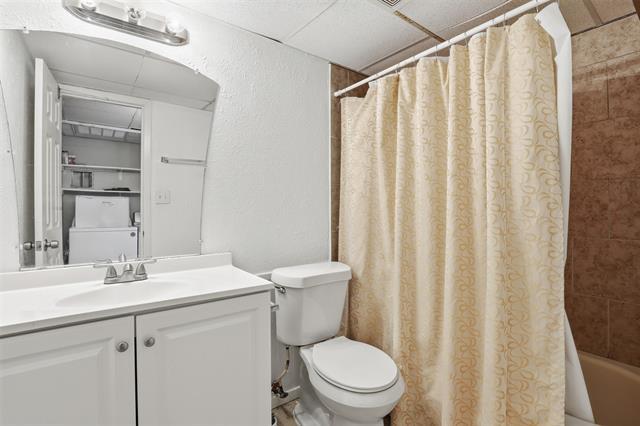 Building Photo - 6811 Trail Lake Dr