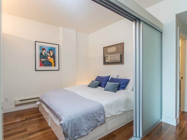 Building Photo - 2911 2nd Ave