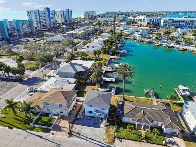 Building Photo - 14919 N Bayshore Dr