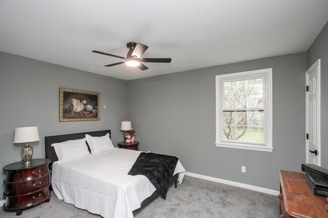 Building Photo - 712 Stewart Valley Dr