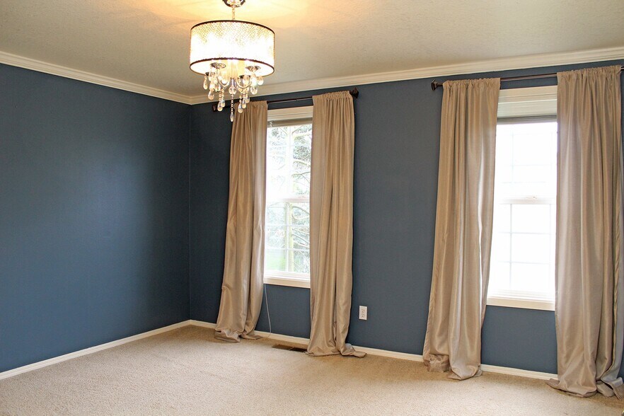 Building Photo - 4410 SW Appletree Pl
