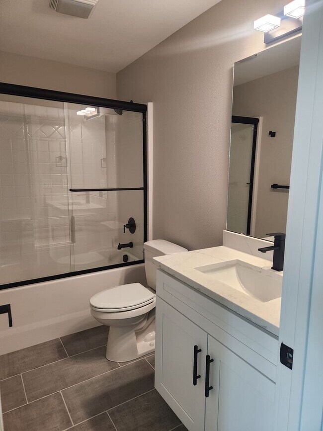 Building Photo - n625