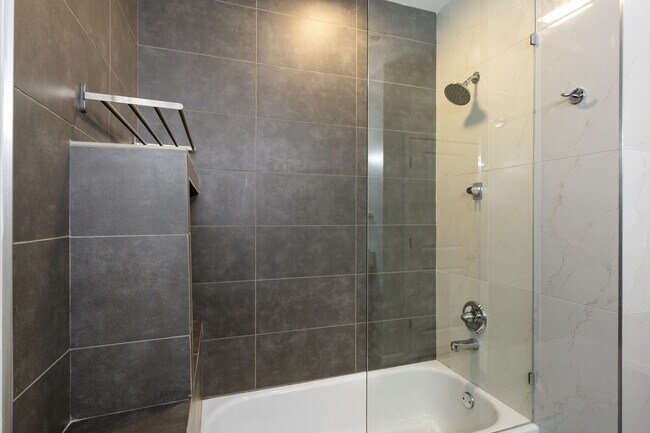 Building Photo - 3400 Malone Dr