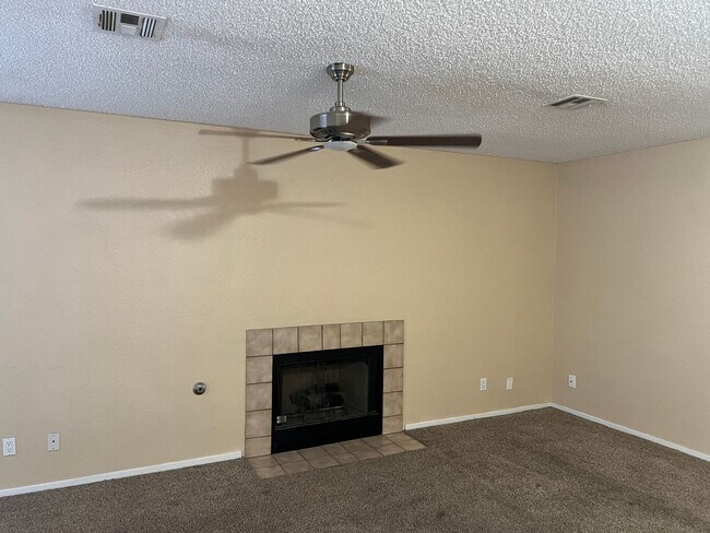 Building Photo - All Appliances