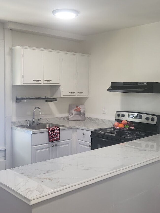Building Photo - 980 Harte Dr SW