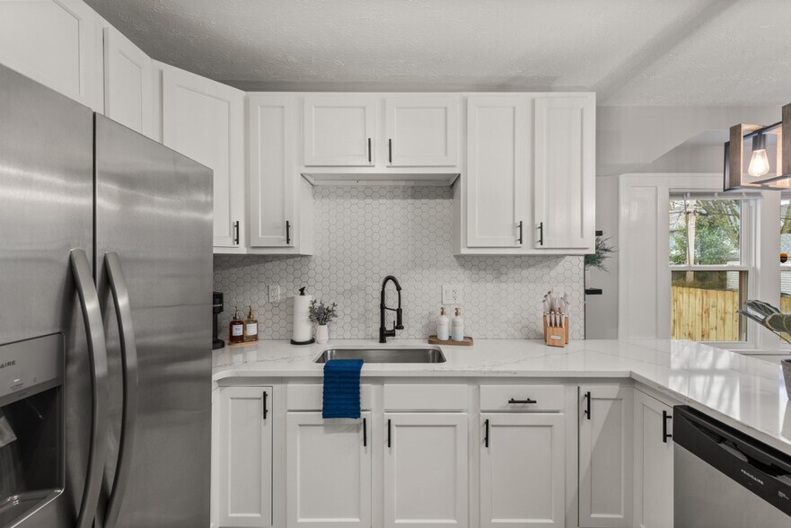 Building Photo - 3457 W 128th St
