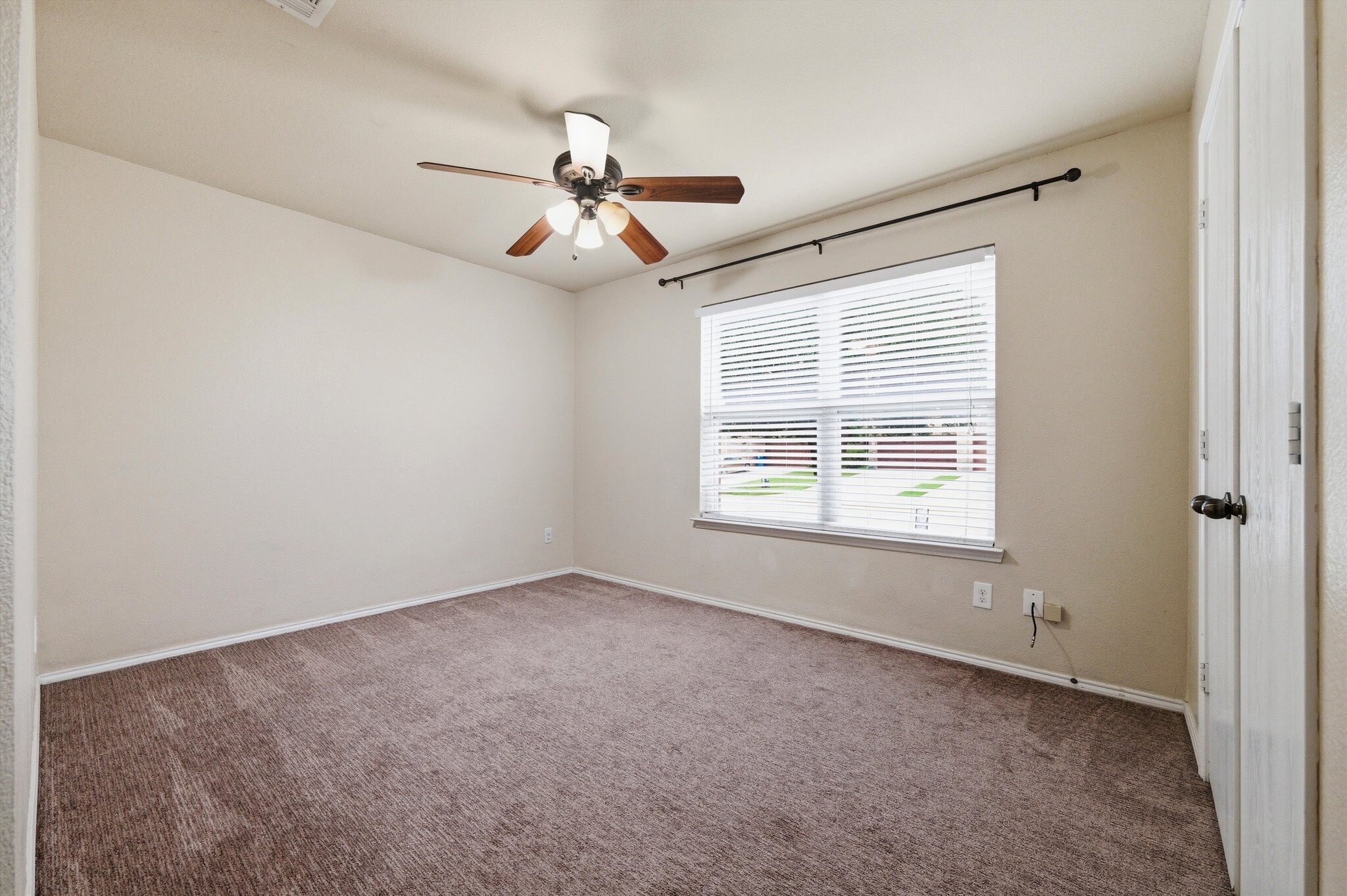 Building Photo - 5917 Stone Mountain Rd