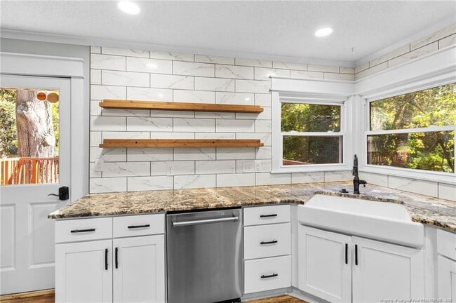 Building Photo - 505 Cross St