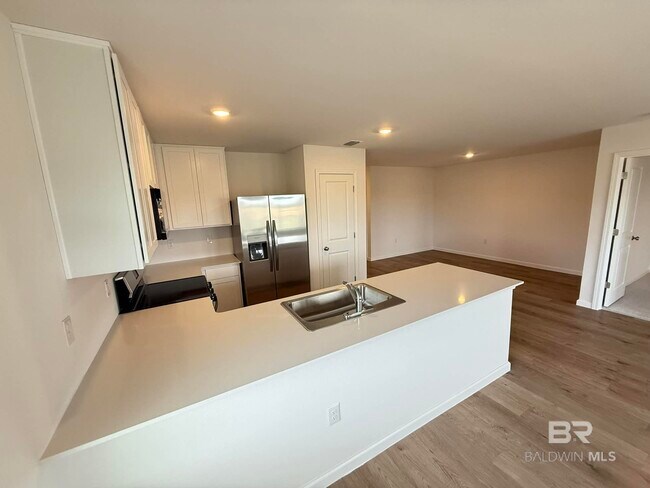 Building Photo - 16223 Eden St