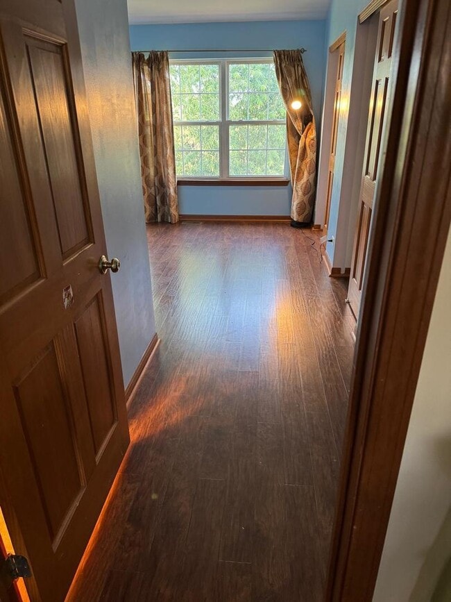 Building Photo - 2527 Oneida Ln