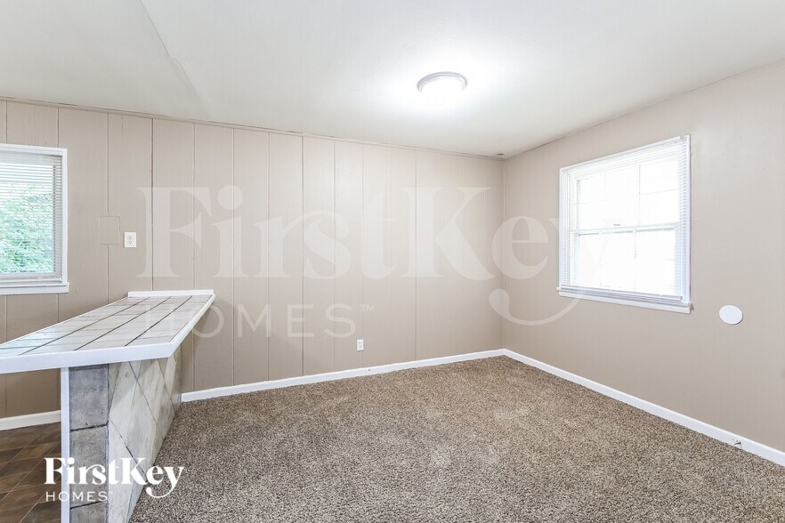 Building Photo - 510 Impala Ln