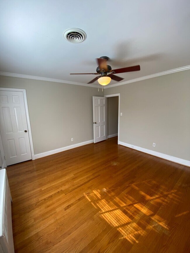 Building Photo - 3910 Cary Street Rd