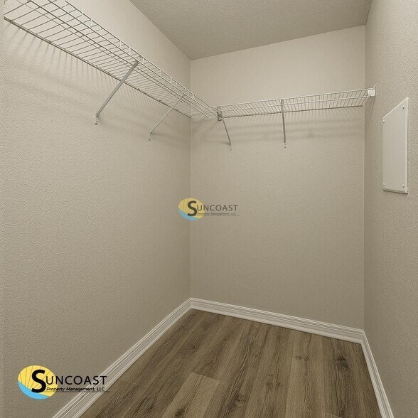 Building Photo - 8138 Ocala Ave