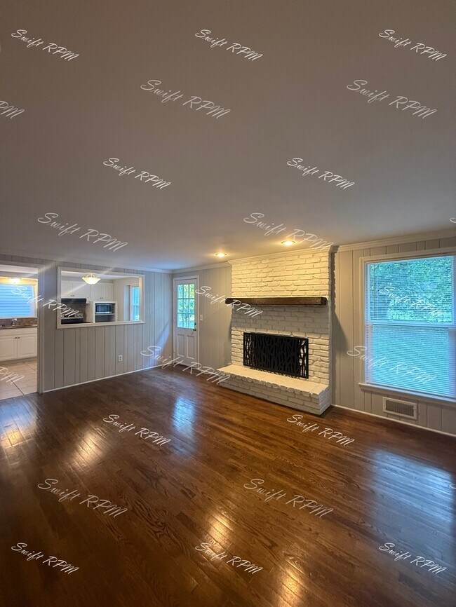 Building Photo - 9805 Carter Dr