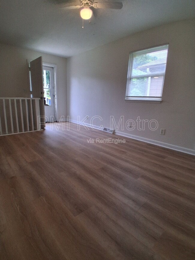 Building Photo - 5623 NE 51st St