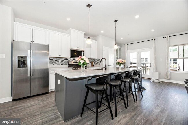 Building Photo - 6042 Fallfish Ct