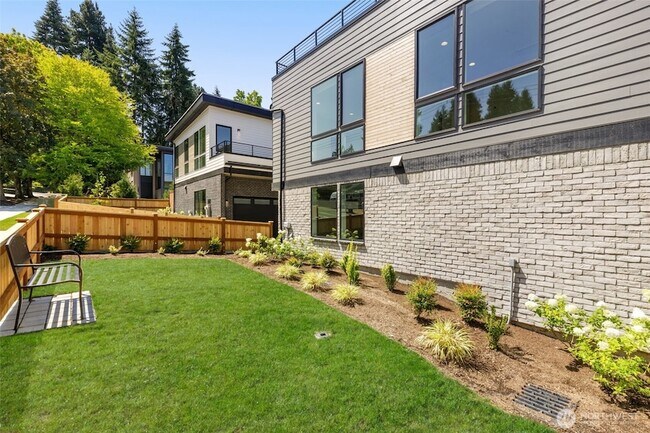 Building Photo - 8237 122nd Ave NE