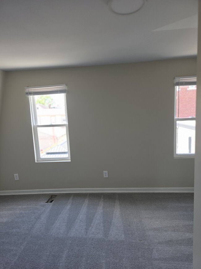 Building Photo - 771 Parsons Ave