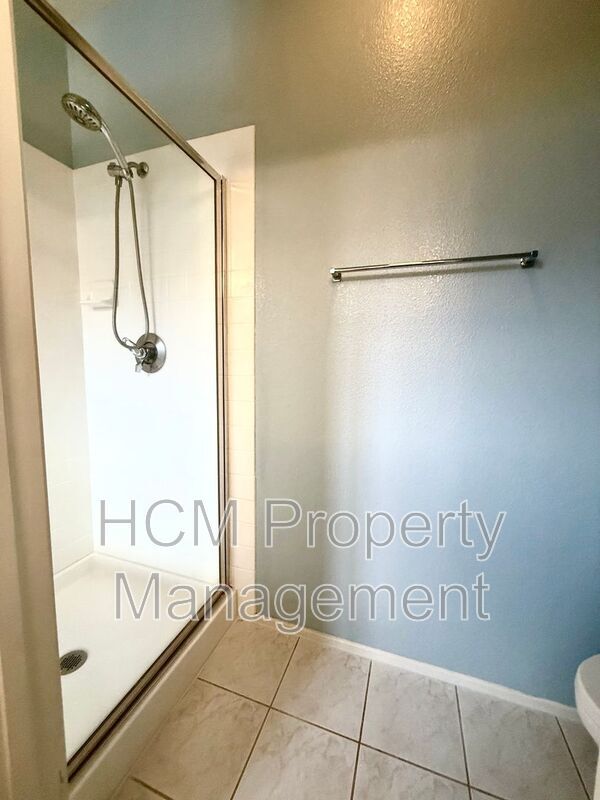 Building Photo - 301 N Navarette Pl