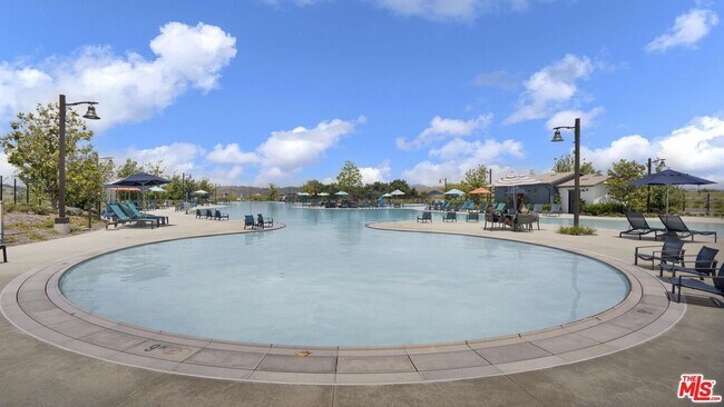 Building Photo - 61 Harness Wy